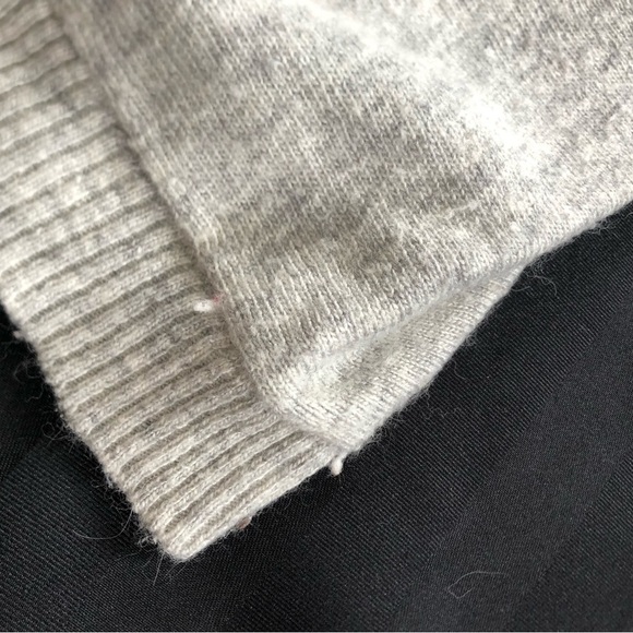 THE TESS Grey Sweater with Apple Design - Picture 11 of 16